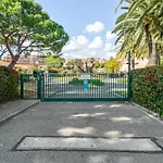 A Antibes, 33 M², Piscine Partagee * 昂蒂布