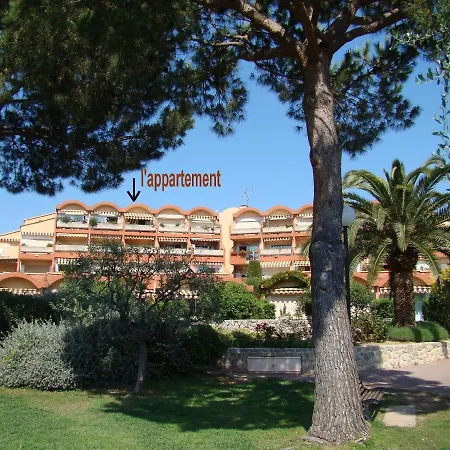 à Antibes, 33 M², Piscine Partagée Appartamento