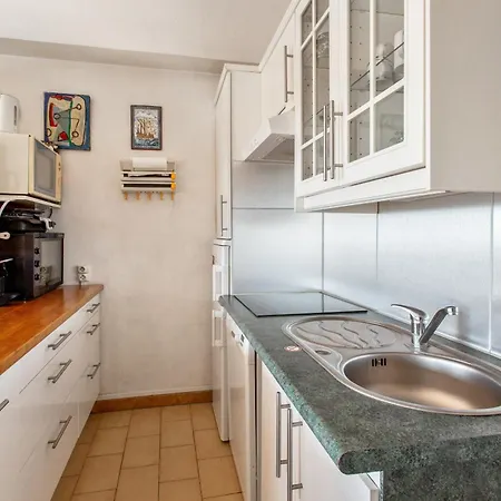 A Antibes, 33 M², Piscine Partagee アパート