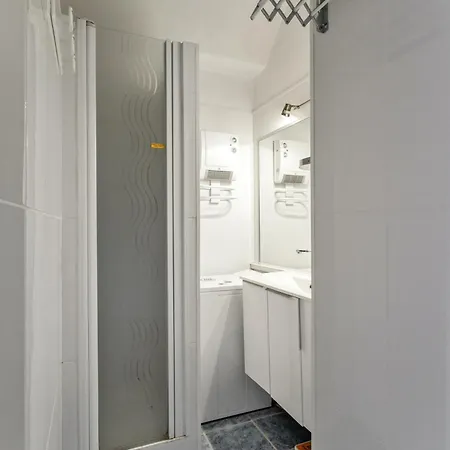 A Antibes, 33 M², Piscine Partagee アパート *